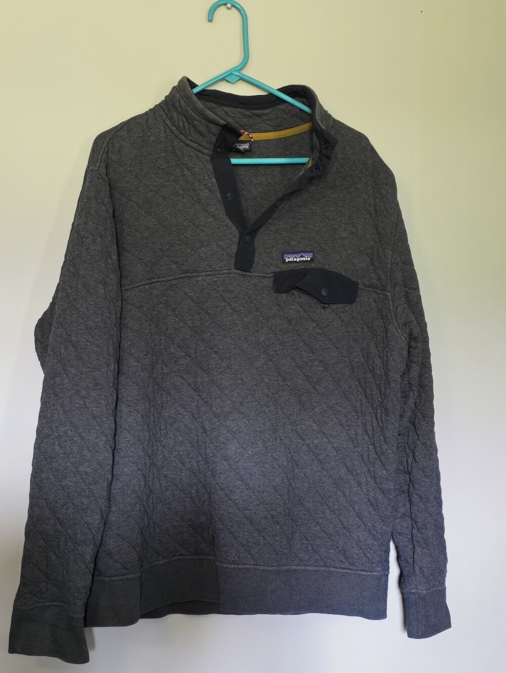 Patagonia Organuc Quilted Snap Pullover in Charcoal Gray